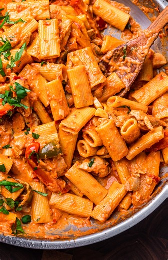 Chicken Riggies😍RECIPE: https://www.sipandfeast.com/chicken-riggies/ | Sip and Feast