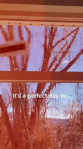 Go Clear Windows Utah on Instagram: "2026 is almost here! Start off the year with a clearer view. Book online at www.goclearwindows.com #PositiveVibesOnly #FeelGoodCleaning #ExpertTools #NewYearClean #CustomerFocused #UtahHomes #LocalUtahBusiness"