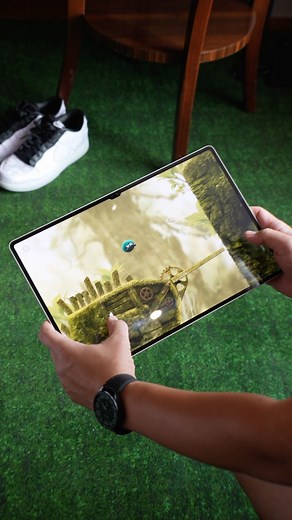 Danny Winget on Instagram: "Biggest Tablet EVER? Samsung Galaxy Tab S9 Ultra Unboxing! Huge 14.6” 120hz Display, Snapdragon 8 Gen 2 Chipset and Water Resistance make this one of the best Tablets ever. Do you want this? DO NOT REPOST UNDER ANY CIRCUMSTANCES #samsung #samsunggalaxy #tech #technology #reels #reelsinstagram #unboxing #tabs9ultra #tablet"