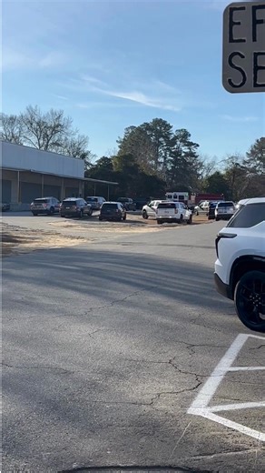 WARNER ROBINS OFFICER SHOT | Houston County Sheriff Matt Moulton confirms that an officer was shot Thursday morning. Here's what we know right now -> https://www.13wmaz.com/article/news/local/warner-robins/barricaded-suspect-warner-robins-causing-police-response/93-125f847c-573a-4b62-9049-7f40d7a031d5?utm_medium=social&utm_source=facebook_13_WMAZ | 13 WMAZ