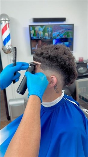 Faded Mohawk transformation 🔥💈 #BarberSignEffect #TyBarberSign #FadedMohawk #BarberShorts #Barber