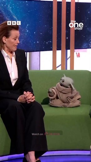 Just imagine if she went on a press tour like this but with the alien queen