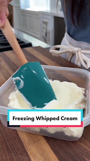 Do you have leftover whipped cream? Just freeze it! Here's how. #whippedcream #leftovers #lifehacks