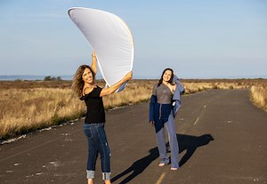 How to Use the Sun and Reflectors to Light Videos Outdoors | Envato Tuts