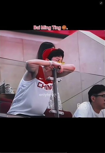 ㊗️Bai JingTing showing his support for China 🏀.#baijingting白敬亭