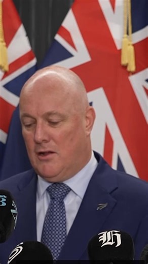 Here's a ten second loop from Cindyboy's press conference this afternoon.Noise reduction applied to remove some of the hum, 14 dB with 3-band smoothing. Normalisation at -1.0 dB. 44.1 kHZ MP3 at 320 kb/s.Sample it, Loop it, Fuck it, Eat it.Source: https://t.co/HA8ZKOb2TQ