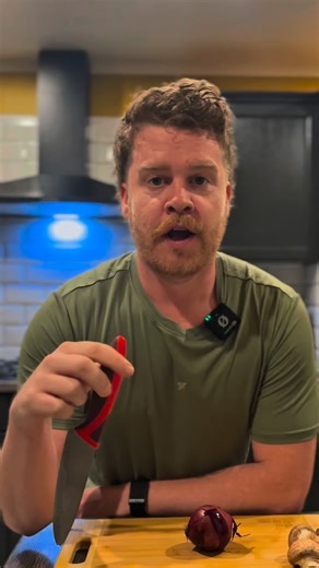 If you still think fish are the king of omega-3, you’re basically living on a nutrition myth older than your dad’s gym playlist. You’re not “getting it from the source” you’re eating the thing that ate the source. Fish don’t make omega-3. They just mug algae for it and sell you the stolen goods. You’re not a health guru you’re just mainlining mercury with a side of marketing. That “heart-healthy” salmon? Comes with complimentary microplastics and a faint taste of regret. Let’s get this straight.