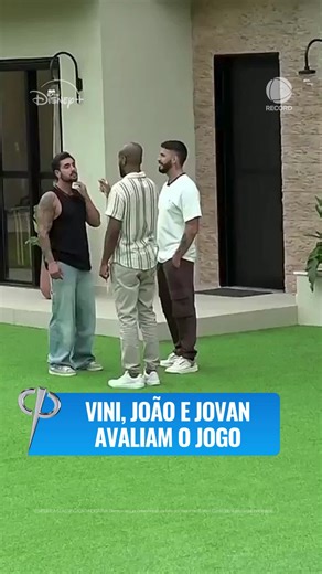 Seria o início de uma aliança? 👀 Os moradores João, Vini e Jovan já estão discutindo estratégias de jogo e afirmaram não ser possível fazer a política da boa vizinhança com todo mundo. Só no #DisneyPlus você acompanha 8 câmeras exclusivas, 24h por dia, 7 dias por semana #CasaDoPatrão