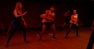 92K views · 1.7K reactions | O desafio foi lançando, agora é Smart Shape vs. FitDance.! Continue acompanhando nossas redes sociais e fique de olho para ver quem vai levar a melhor! ‍♀‍♂ https://goo.gl/yYHJu5 #FitDance #SmartShape #GeraçãoSmart #SmartFit | Smart Fit | Facebook