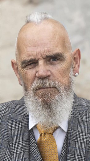 1.1K views | Halftone effect on photos in Adobe Photoshop, Halftone effect, Photoshop tips and tricks, Photoshop for beginners, mgraphics Follow for more #halftone #effect #photoshop #tips #mgraphics | Learn Creative 2.0 | Facebook