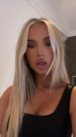 Emma Ellingsen (@emmathevampireslayer)’s videos with Sexy Bitch (feat. Akon) [Extended] - David Guetta