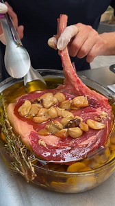 297K views · 608 reactions | Garlic Butter Steak! This recipe is true clove 殺龍數 | Chefclub Australia | Facebook