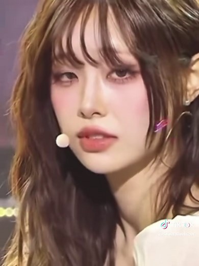 The Rise of K-Pop Queens: LOONA and Chuu
