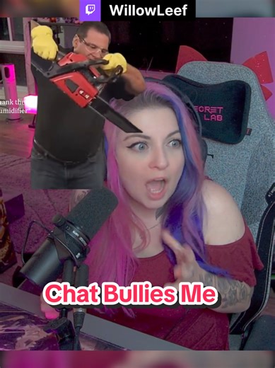 Literally was just setting up my game title 😂 #funnyclips #tangia #twitchclips #willowleef #gamergirl