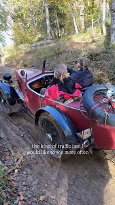 the kind of traffic jam I would like to see more often 🏁 #prewarcar #vintagecar #classiccar | Jonny's Garage
