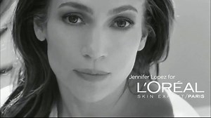 L'Oreal Bright Reveal Peel Pads TV Spot, 'Exfoliate' Feat. Jennifer Lopez