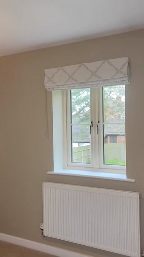 Styling your home with the finishing touches 🤍 @stephshome_ chose the Laura Ashley Pennorth Sage Roman Blind in this lovely space, to add a touch of elegance and style to the window. Choose your lining options to suit your home, light filtering for a soft glow of natural light, blackout for full privacy and light control and thermal interlining to help your home stay energy efficient ✨ Shop here - https://bit.ly/3E906iq | Blinds 2go