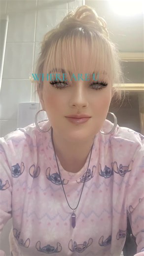 I am ever so sorry if I got any of this wrong, I very most likely have as I have NEVER done sign language in my life and I learnt this in literally like 10 minutes!! 🤦‍♀️ I thought it was very fitting to try and sign a Christmas song today, considering it is Christmas day. 🤷‍♀️ I genuinely really hope I don't offend anyone with this, if I have, I am so sorry. Also, ignore how fat and ugly that I am, I am ever so sorry if you have come across this video, for you seeing my face!! I hope absolute