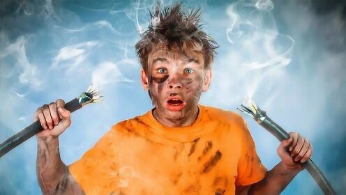 人被高压电击中有多可怕？ 牛人亲自示范，镜头记录全过程！