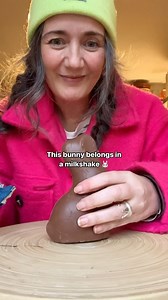 Looking for a fun & delicious Easter treat? Whip up this EGG-ceptional Chocolate Bunny Milkshake! Perfect for kids (or adults who love chocolate) Tip : Let the kiddos have milkshake you could slip in a dash of baileys in yours 😙 #EasterTreats #ChocolateBunny #Milkshake #EasyRecipe | Clare Hooper