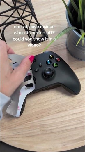 How to Remove a Skin Decal from an Xbox Controller Safely (No Residue) #gaming #cutegaming #xbox