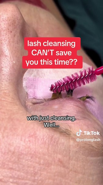 Don’t ever neglect that lash cleanse! #fyp #foryou #lashaftercare #lashshampoo #lashcleanser #lashbath #lashextensions #lashartist #prolonglash #lashtech #lashmemes #lashbusiness #dirtylashes #blepharitis #explained