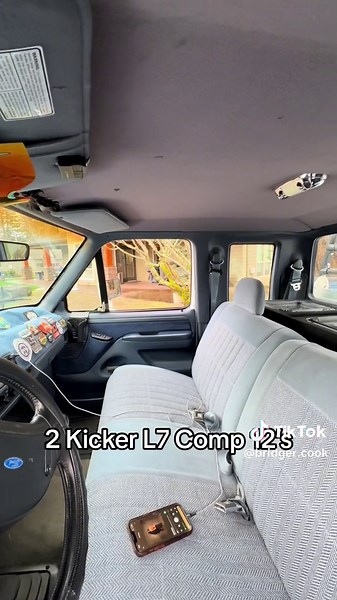 Breaking in 2 Kicker L7 Comp 12's on Ford F150 Gasser