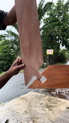 Cra finds the 90-degree angle size precisely #woodworking #carpenter