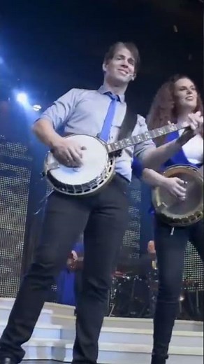 Duttons Amazing Dueling Banjos