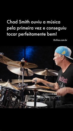 Cifras on Instagram: "Chad Smith, o lendário baterista do Red Hot Chili Peppers, entrou no estúdio do Drumeo e, sem nem nunca ter ouvido antes, foi desafiado a tocar “The Kill” do 30 Seconds to Mars pela primeira vez ao vivo. 😱🎧 O resultado? Um desempenho brutal, cheio de energia e musicalidade, tão natural que parecia que ele já tinha a música na ponta das baquetas. 💥🥁"