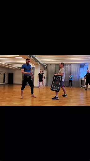 Trener Kickboxingu i Low Kick: Klucze do Sukcesu