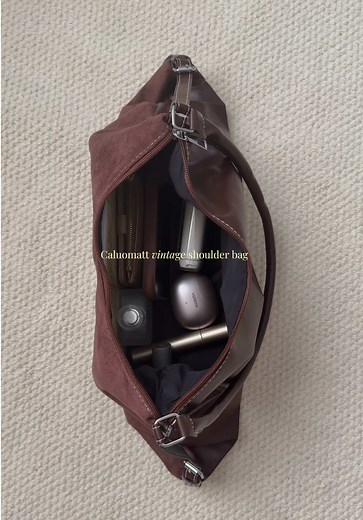Spacious Vintage Brown Shoulder Bag — Longchamp Style