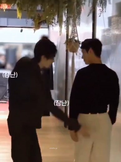 Sunghoon Teases Sunoo: A Hilarious Moment with ENHYPEN