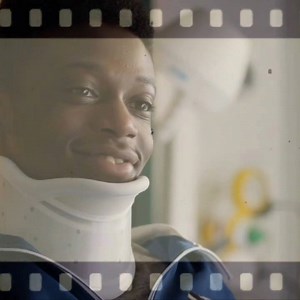 33K views · 1K reactions | En ces temps de fraîcheur intense un peu partout en France, les deux jeunes protagonistes de la série Les Bracelets Rouges Medhi et Sarah mettent un peu de chaleur dans notre lundi : celui qui n'a pas fondu devant cette scène n'a clairement pas de cœur ;) ;) La séquence intégrale à (re)voir ici ► https://www.tf1.fr/tf1/les-bracelets-rouges/videos/un-amour-naissant-entre-medhi-sarah-1.html | Les Bracelets Rouges | Facebook