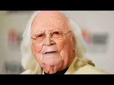 Barry Gibbs Heartbreaking Life As The Last Surviving Bee Gee
