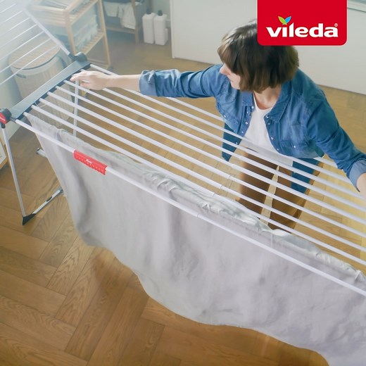 No es infinito… ¡pero casi! Es extensible hasta 2 metros y con 1’30 de altura. ¡Y es súper resistente! Te presentamos Infinity Flex, el tendedero revolucionario de Vileda. ¡Descúbrelo en https://www.vileda.es/ ! #Vileda #ViledaInfinityFlex #tendederoextensible #limpiezahogar #limpiezaépica | Vileda España