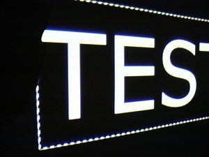 Optoma HD142x owners - blue glow?