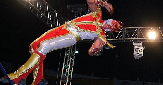 Laredo Kid es hospitalizado tras función; le reventaron los intestinos