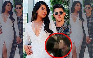 Sparkling Priyanka Chopra Kisses Nick Jonas As He Performs At Billboard Music Awards 2019 After 10 Years! | SpotboyE