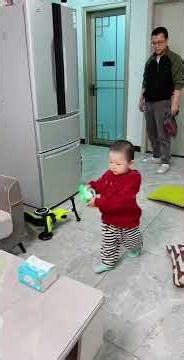 When he is angry, dad has a trick. #Dad taking care of baby #Cutie kid's daily life