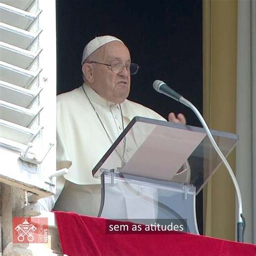 Coerência dentro e fora da Igreja! Em síntese, foi o que disse o Papa Francisco ao comentar o Evangelho de Marcos (cf. Mc 7,1-8.14-15.21-23), proposto para este XXII Domingo do Tempo Comum. O tema proposto é "o puro e o impuro", ligado à observância de ritos e regras de comportamento. Com efeito, escribas e fariseus acusam Jesus de permitir aos seus discípulos comerem sem lavar as mãos. E Jesus aproveita essa repreensão para falar do significado da "pureza". Para ser puro, "não há necessidade de