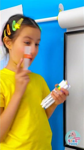 🎨 Crafty Kids Unite! 🖌️ Build Your Own Easy Easel! 🧑‍🎨✨ #CraftyFun #Shorts