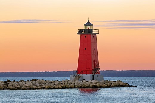 This Tiny Michigan Town Has a Historic Lighthouse, Cozy Inns, and the Largest Spring in the State—All Without the Crowds