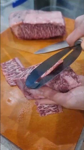 How Premium Marbled Beef Is Sliced – Expert Steak Cutting Technique for Perfect Portions