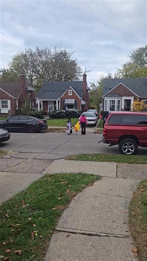 Mom and dad getting them together 😆 | Alicia Simmons