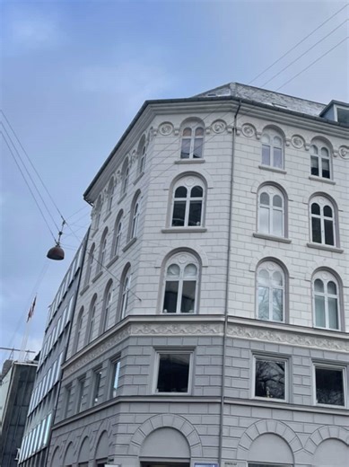 Crossing Copenhagen: The Art of Following the Rules