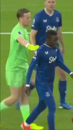 Everton red card for friendly fire 😬