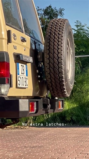 Handcrafted in the Italian Appennines for the Toyota Land Cruiser 70 Series