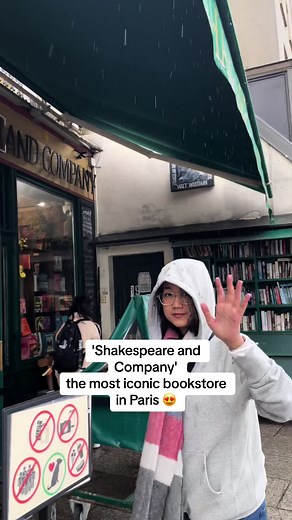 Exploring the Enchanting World of Shakespeare and Company in Paris