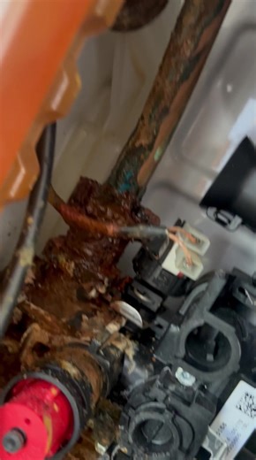 Boiler breakdowns are stressful. Choosing the right engineer shouldn’t be. Here at Lime Heating our experienced, Gas Safe registered engineers provide reliable boiler repairs across Milton Keynes. Request a call back. WhatsApp: 07777 131 551 Phone: 01908 904 407 Email: info@limeheating.co.uk